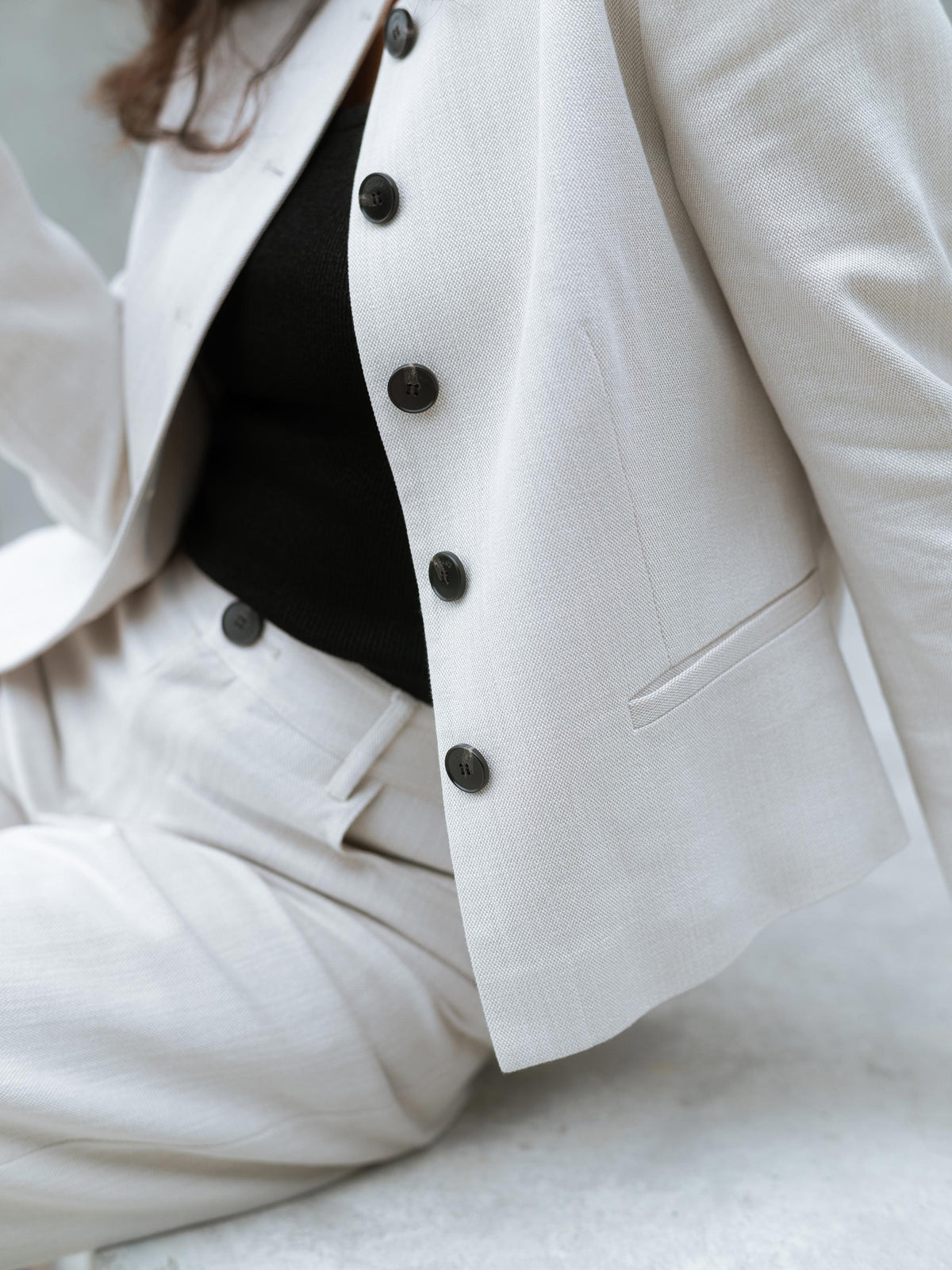 COLLARLESS BUTTONED SUIT JACKET - TEST